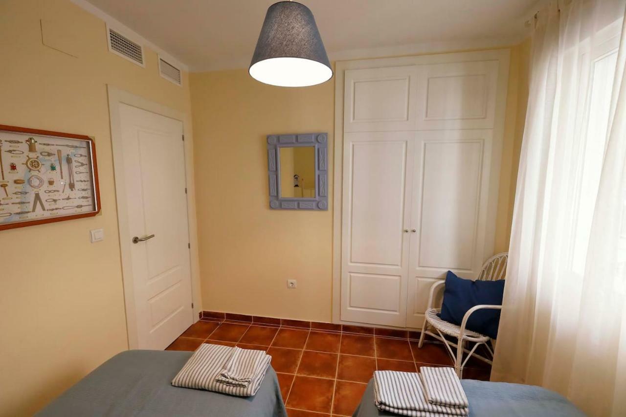 Center Paseo Beach Apartment: Renovated with Double Garage Almunecar Exterior photo